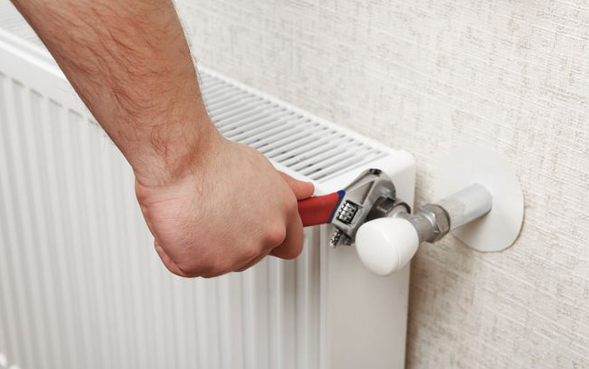 暖氣片溫控設(shè)施不能私自拆除，會(huì)導(dǎo)致樓棟水力失衡